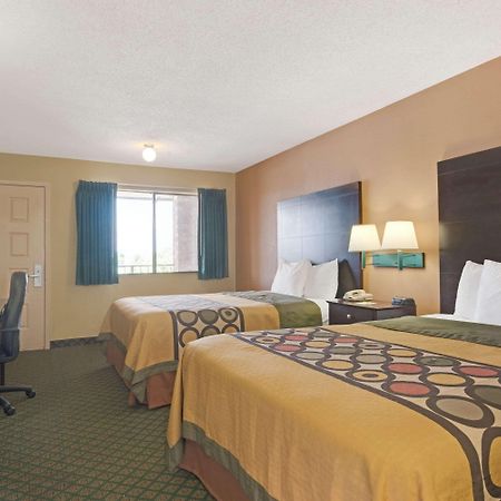 Super 8 By Wyndham Universal City Ngoại thất bức ảnh