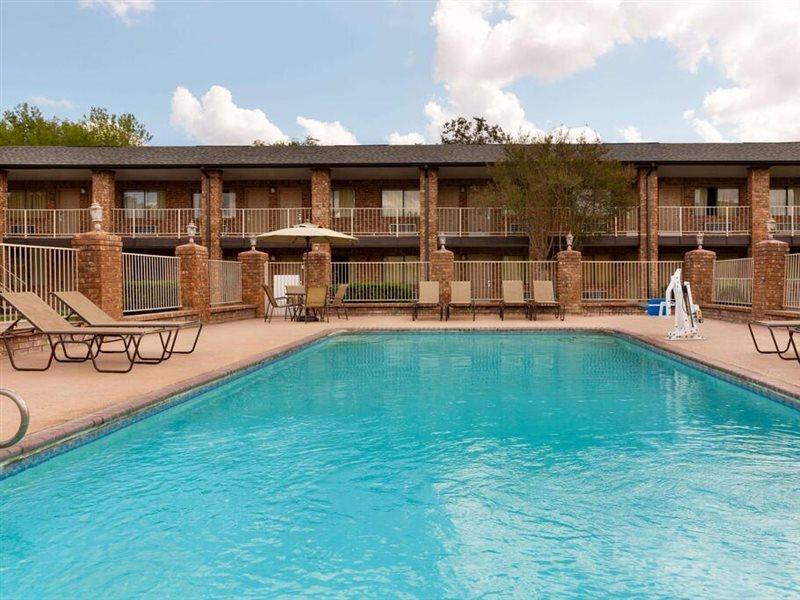 Super 8 By Wyndham Universal City Ngoại thất bức ảnh
