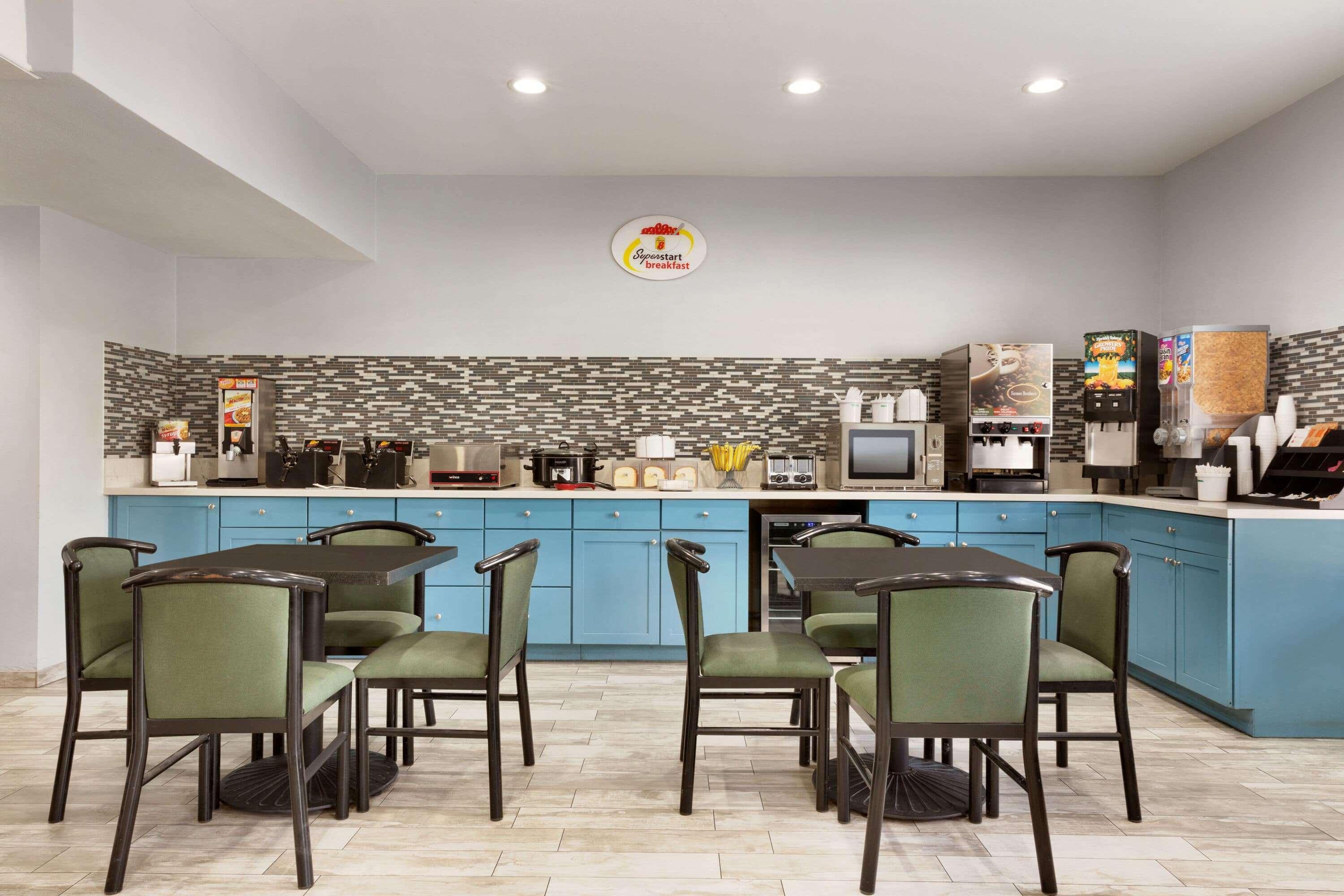 Super 8 By Wyndham Universal City Ngoại thất bức ảnh