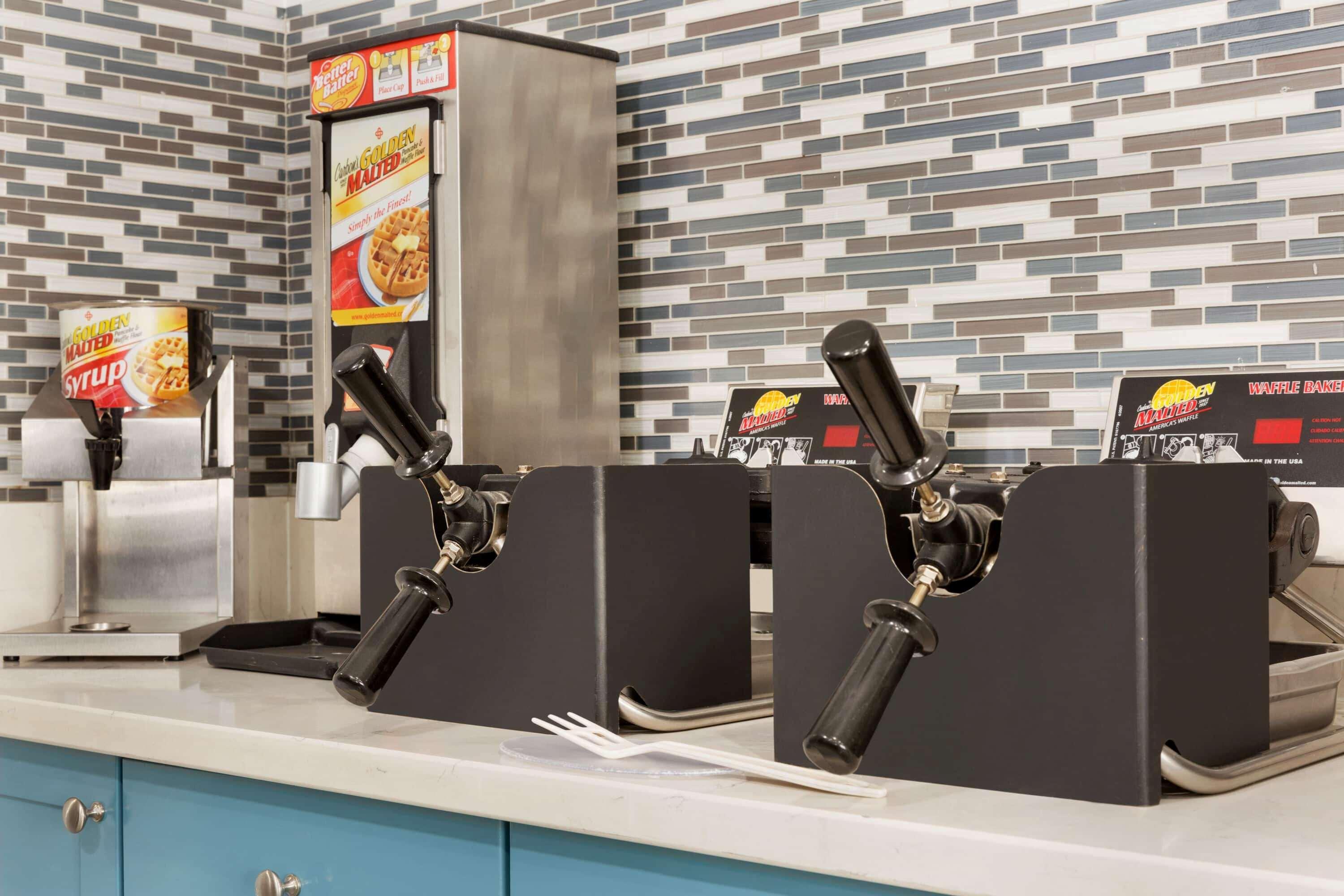Super 8 By Wyndham Universal City Ngoại thất bức ảnh