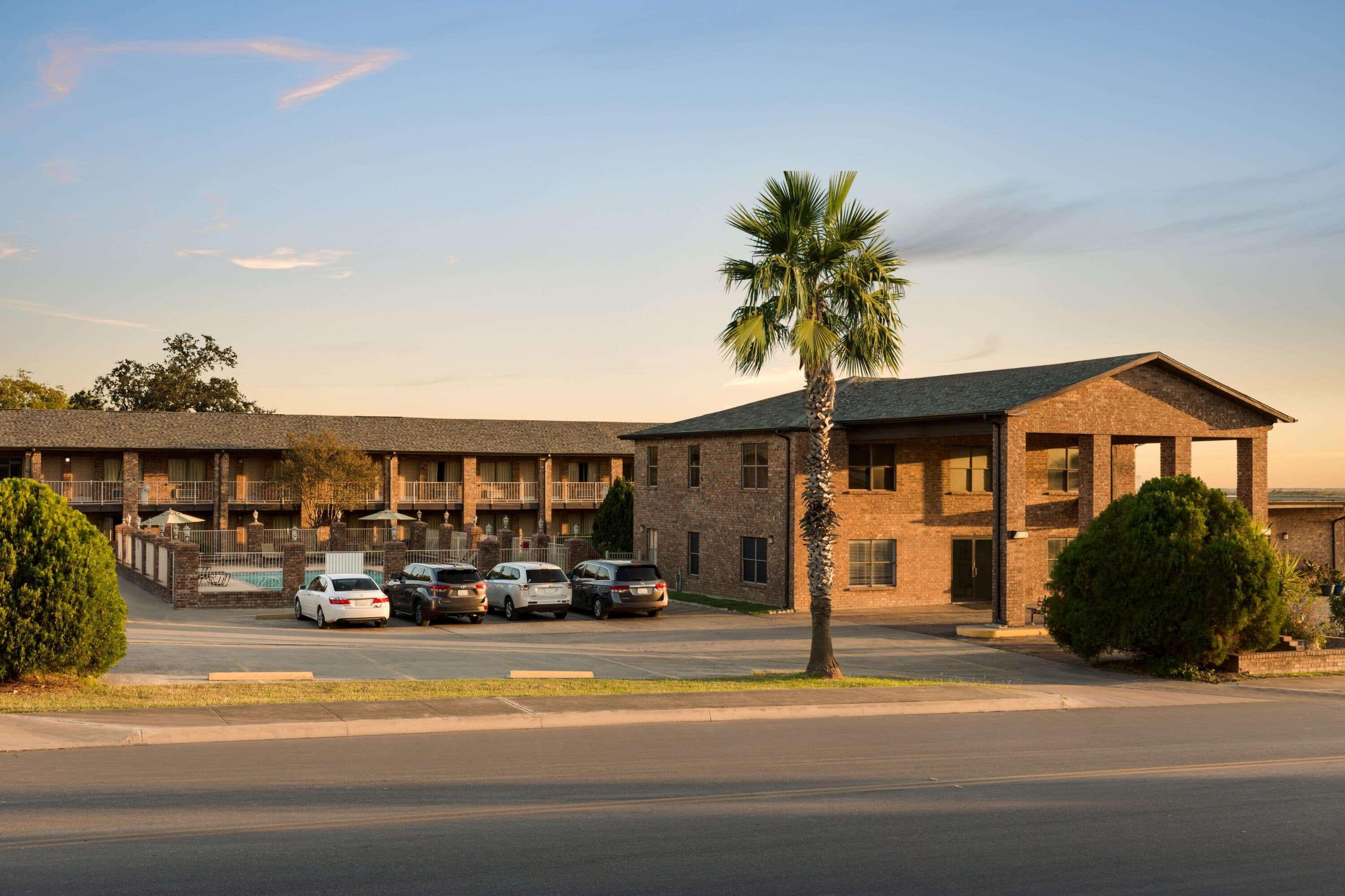 Super 8 By Wyndham Universal City Ngoại thất bức ảnh