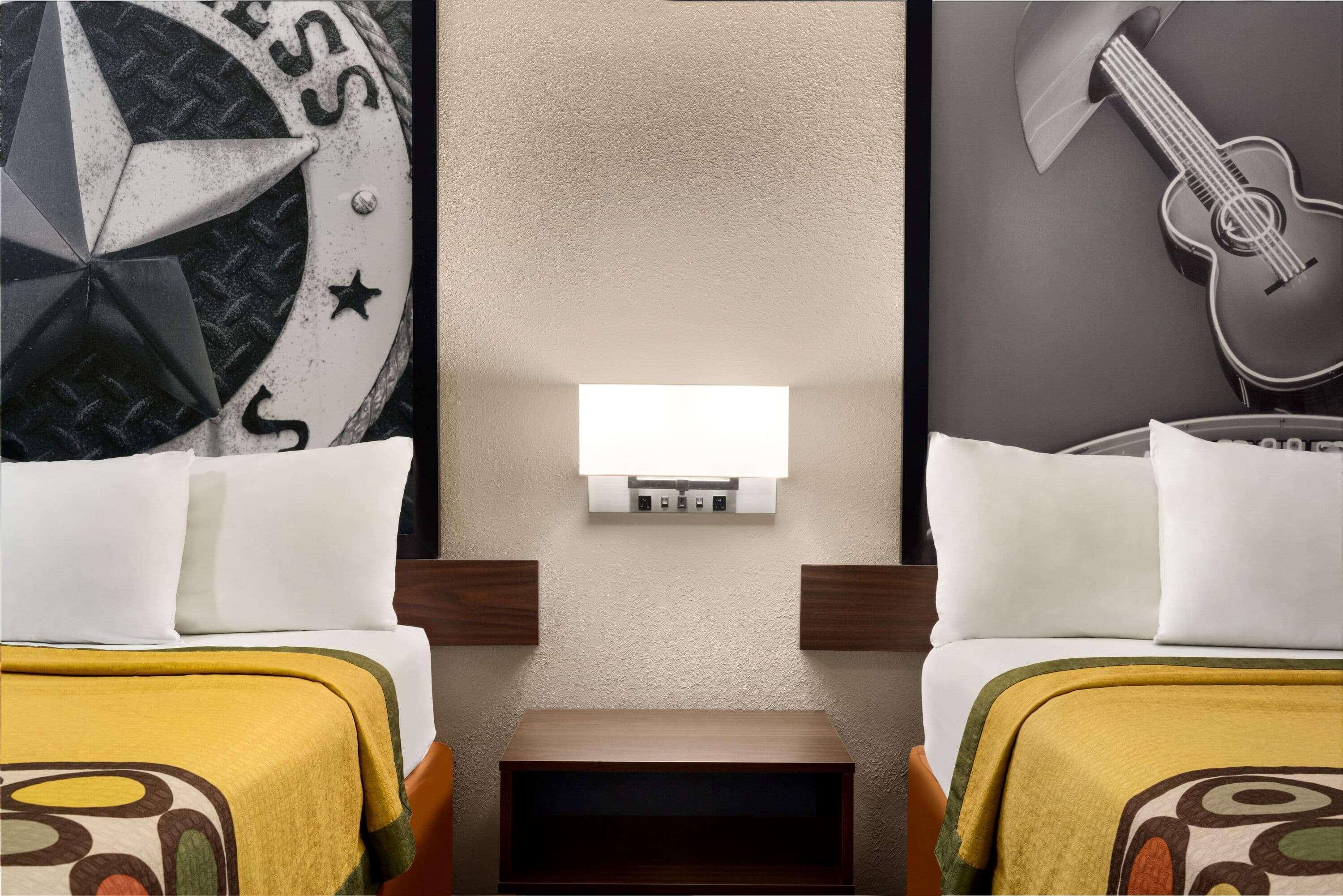 Super 8 By Wyndham Universal City Ngoại thất bức ảnh