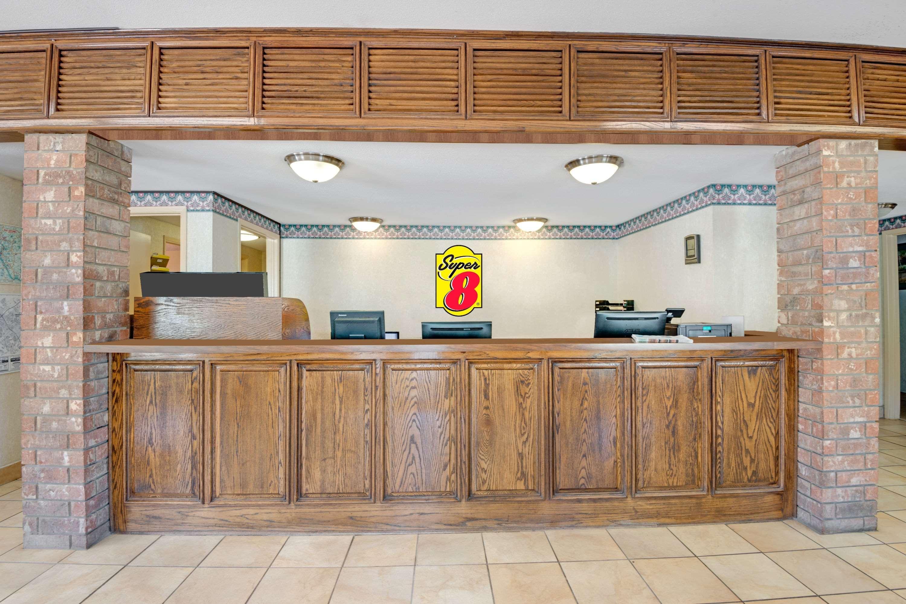 Super 8 By Wyndham Universal City Ngoại thất bức ảnh