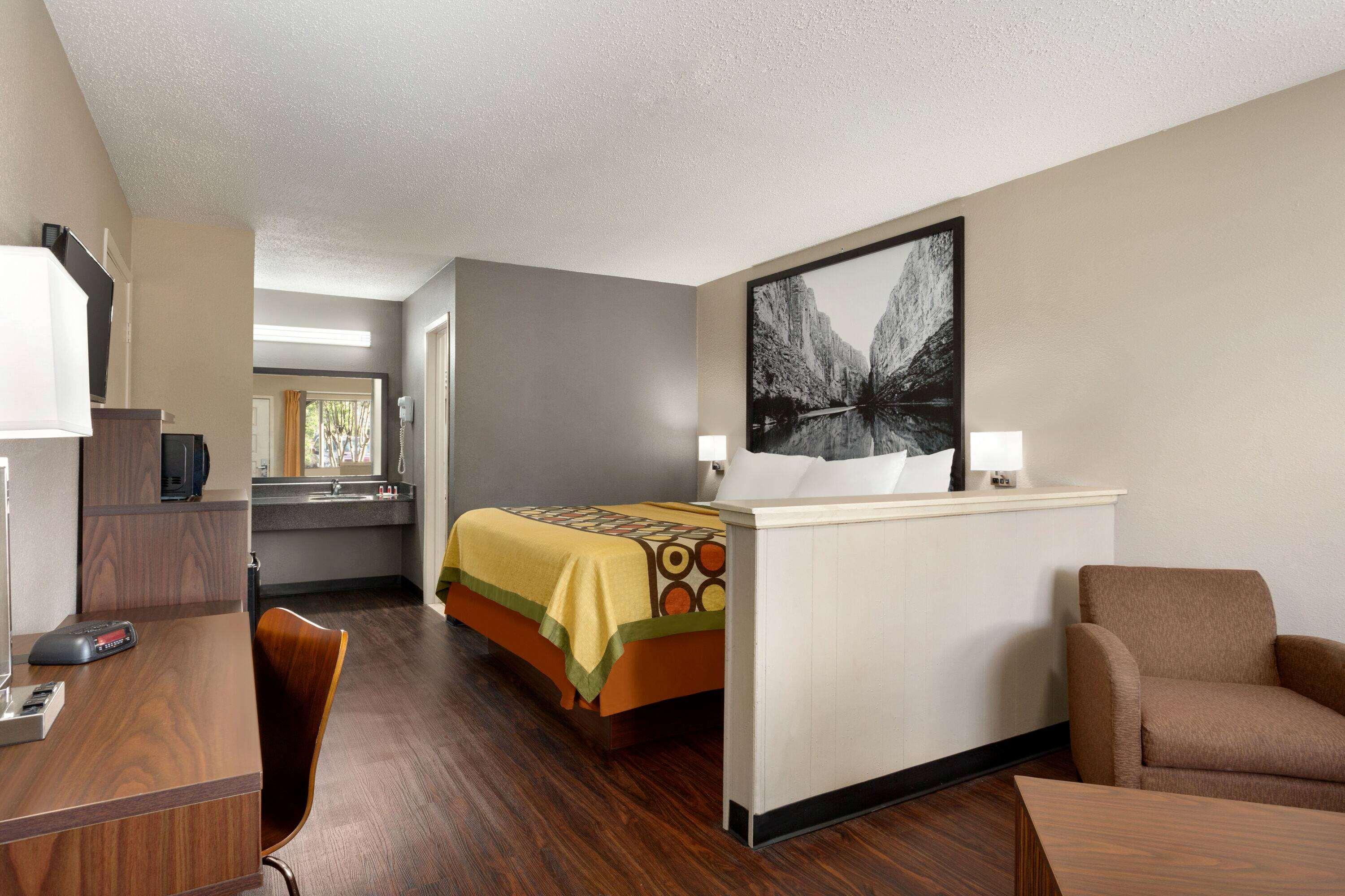 Super 8 By Wyndham Universal City Ngoại thất bức ảnh