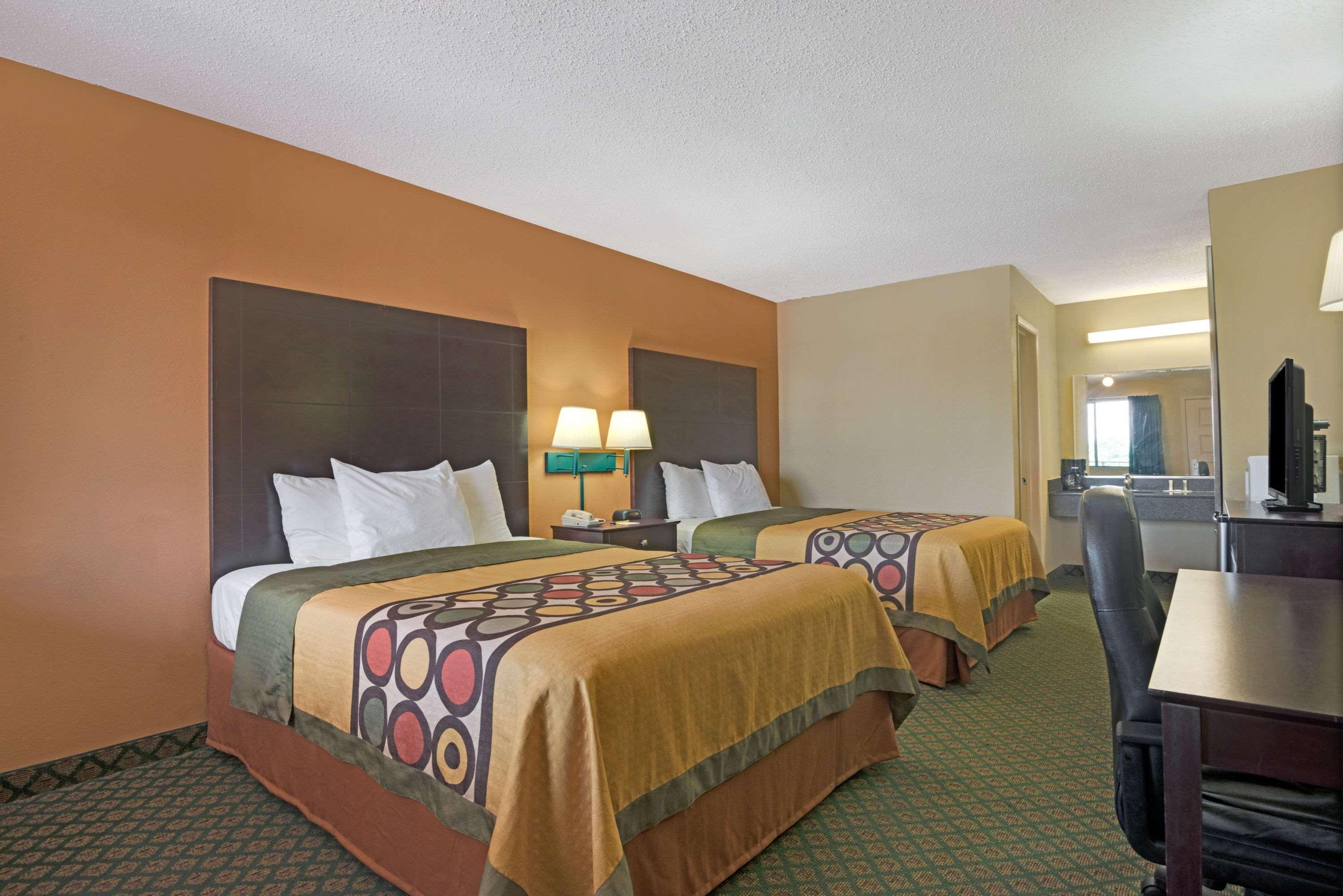 Super 8 By Wyndham Universal City Ngoại thất bức ảnh
