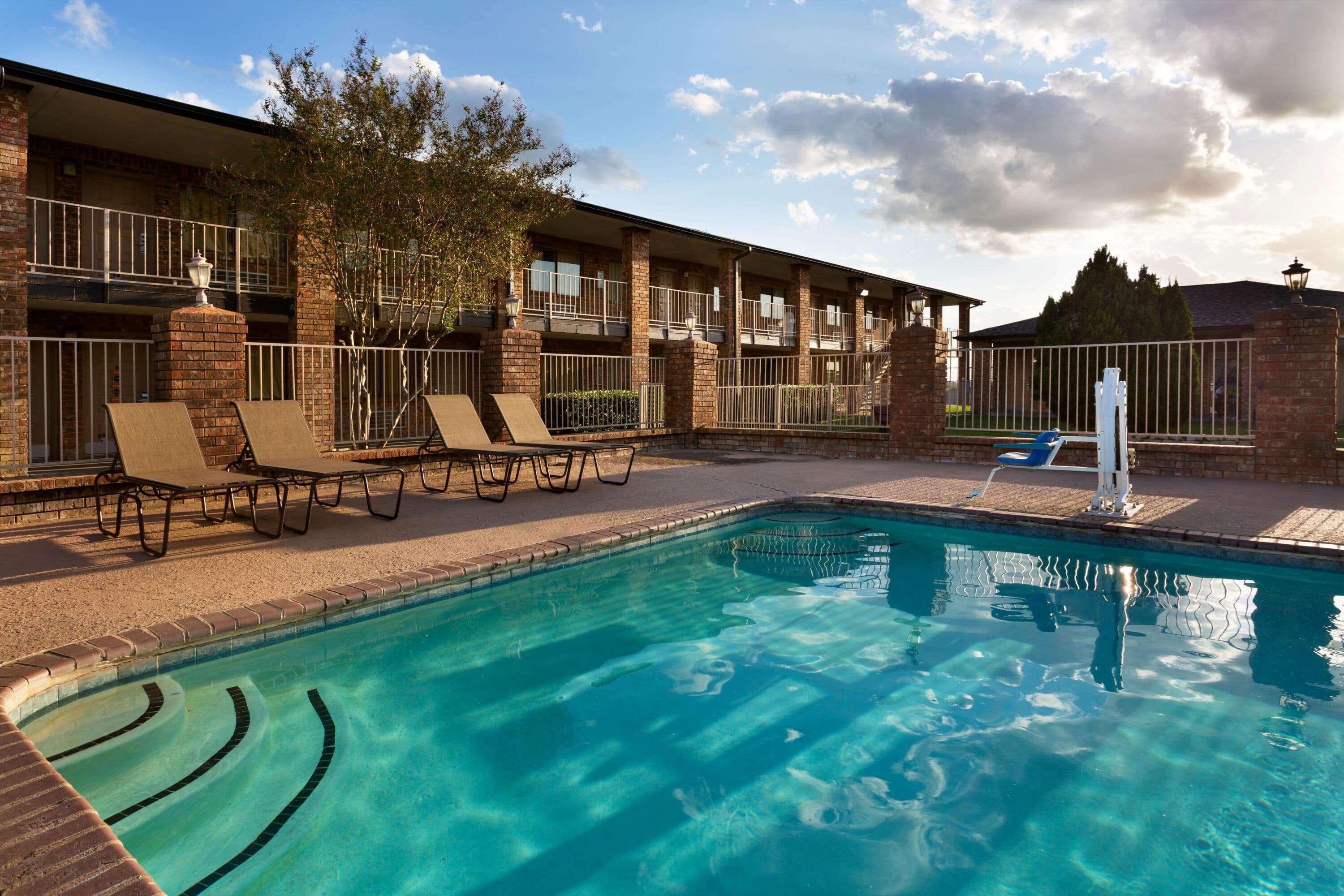 Super 8 By Wyndham Universal City Ngoại thất bức ảnh