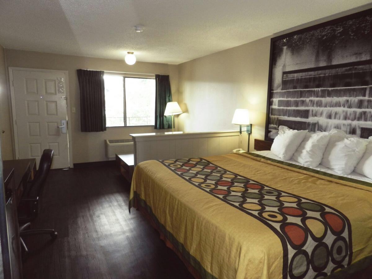 Super 8 By Wyndham Universal City Ngoại thất bức ảnh