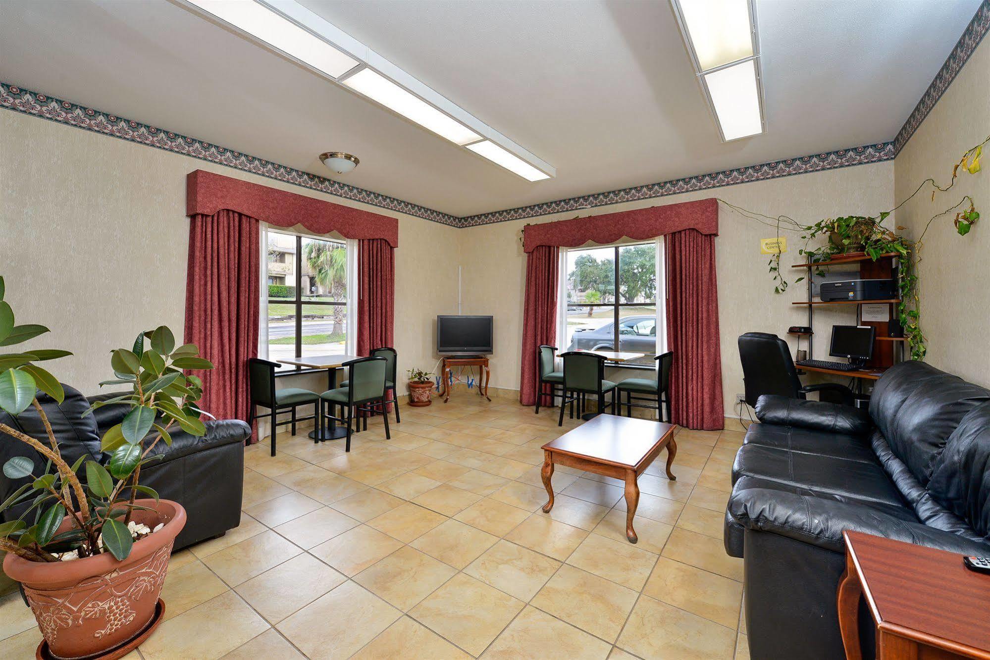 Super 8 By Wyndham Universal City Ngoại thất bức ảnh